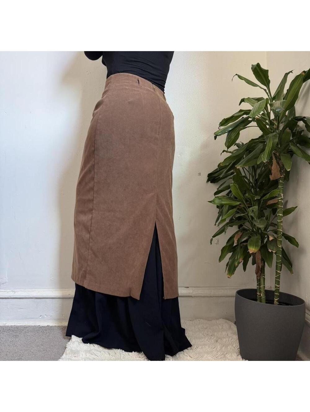 Vintage Wildlife Sportswear Faux Suede midi Skirt size 8 - Picture 4 of 6